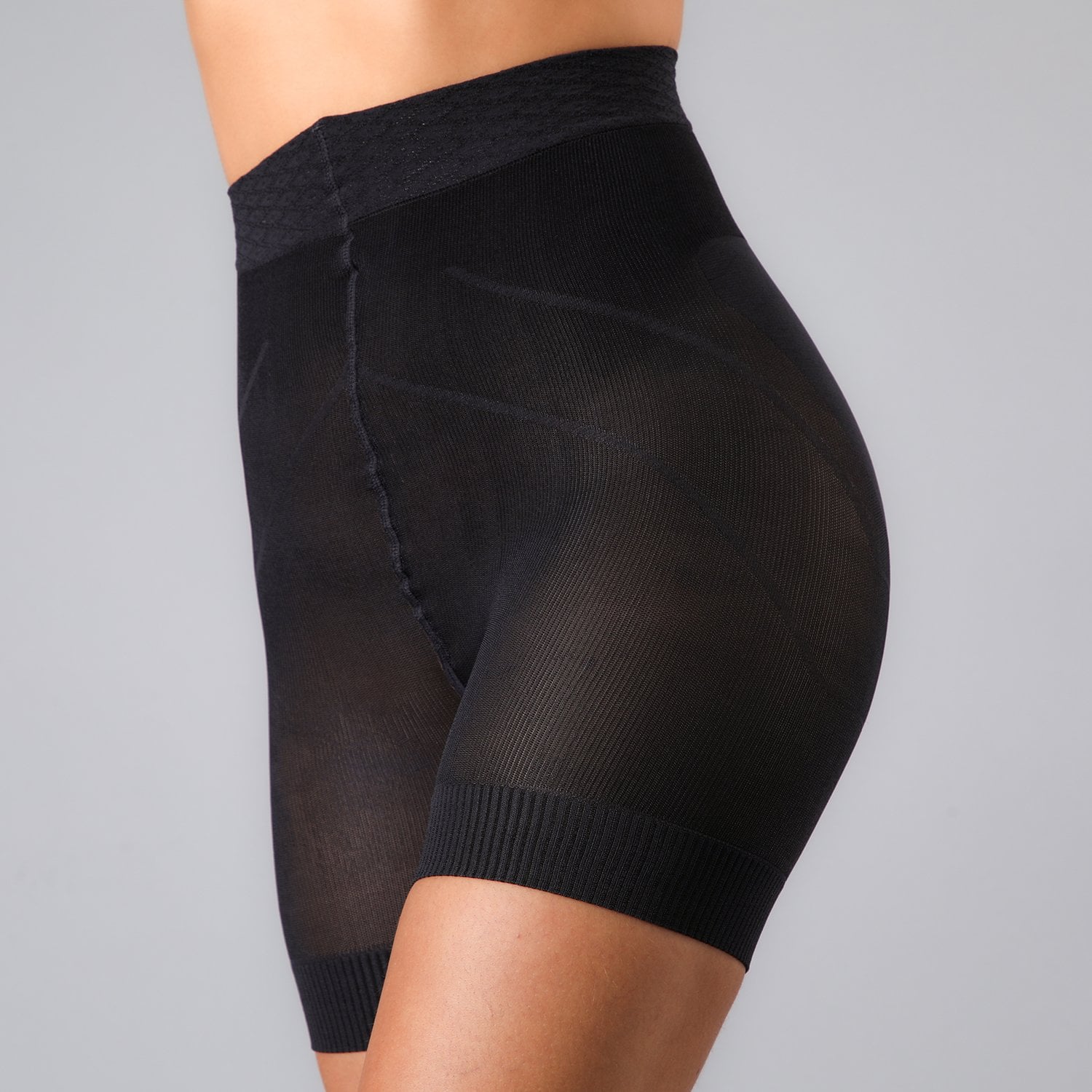 SHORT COMPRESION MUJER 70D EN COLOR NEGRO - 1
