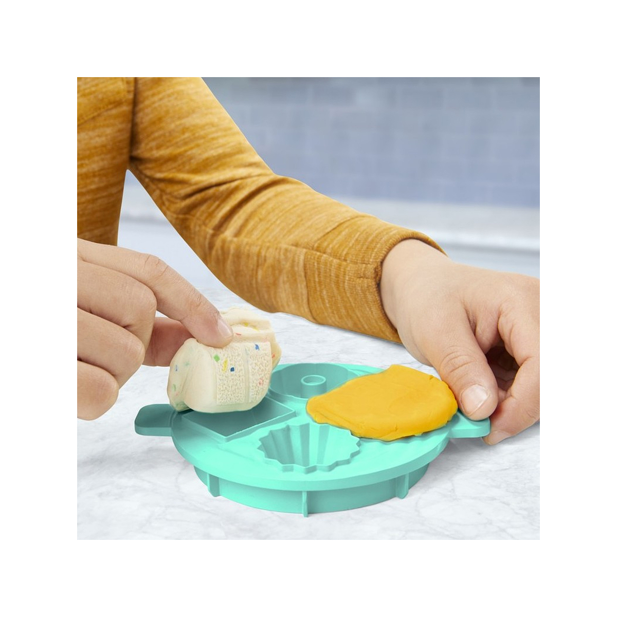 JUGUETE PLAY-DOH MULTICOLOR KITCHEN CREATIONS BATIDORA MÁGICA - 2