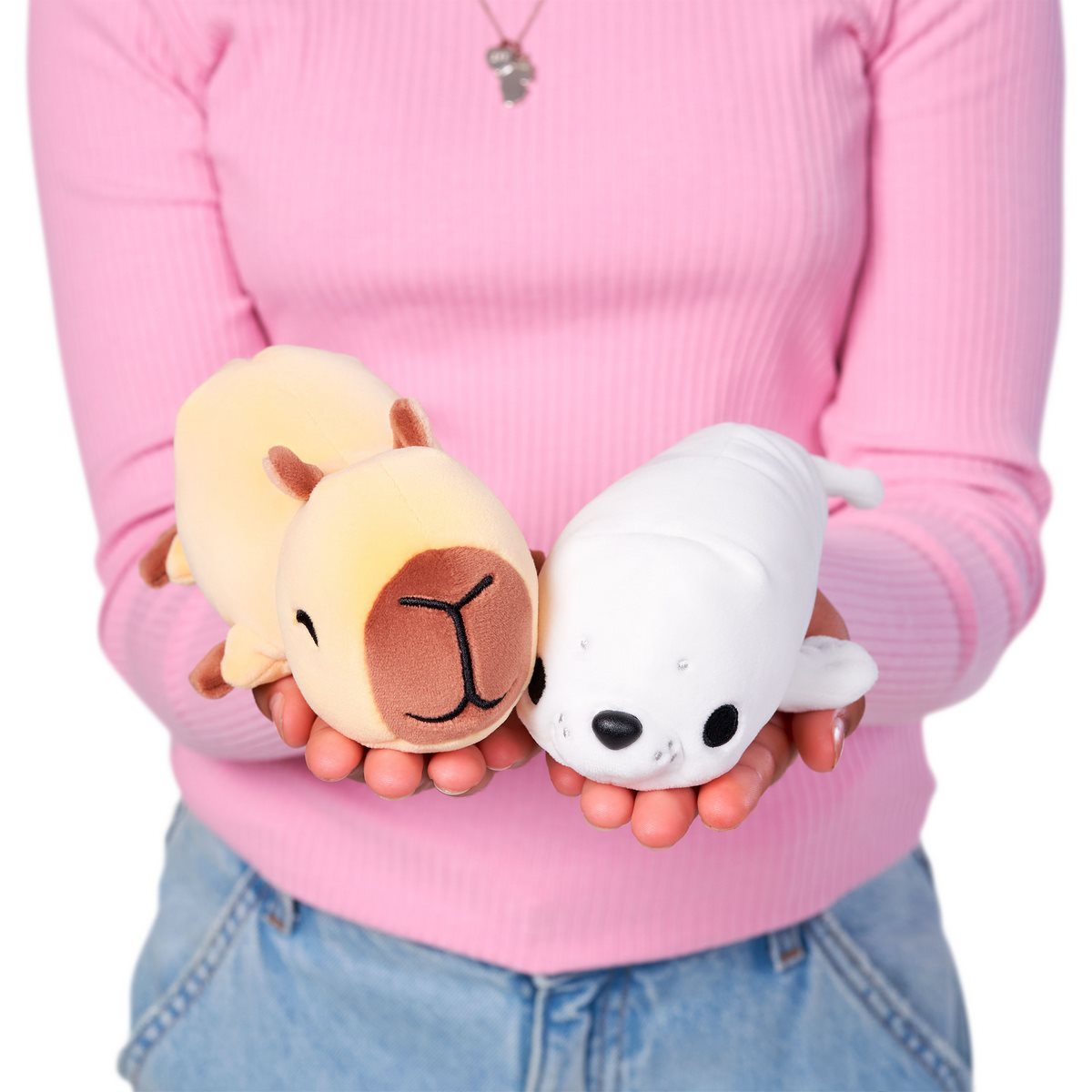 PELUCHE BLANDITO HUG A LUMPS DE ZURU - CONNIE LA CAPIBARA - 4