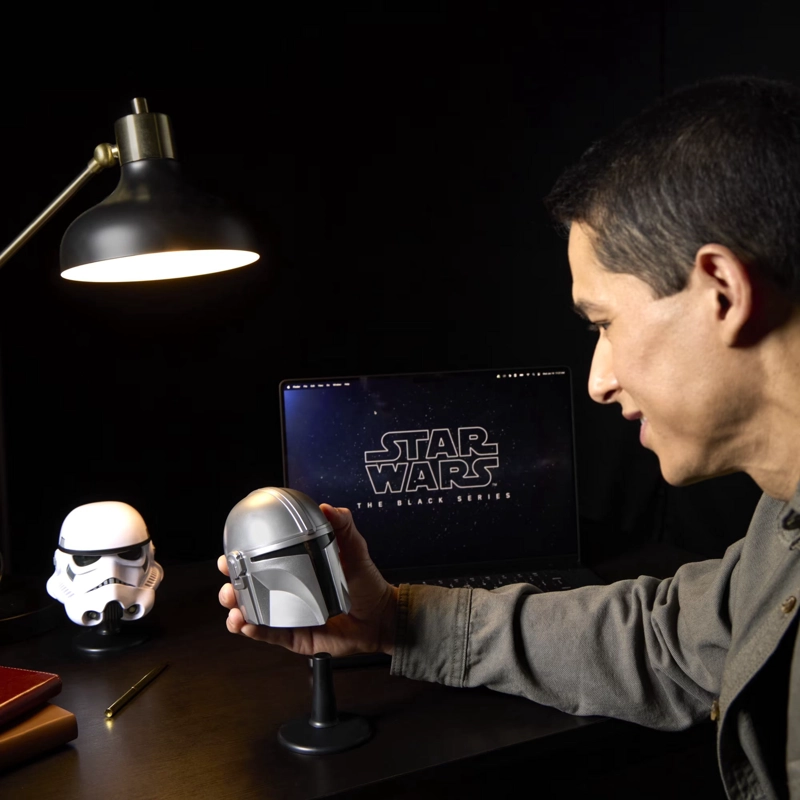 STAR WARS CASCO COLECCIONABLE MANDALORIAN PEQUEÑO - 5