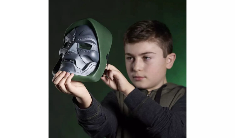 MARVEL AVENGERS DOOMSDAY DOCTOR DOOM MASCARA CON LUCES - 3