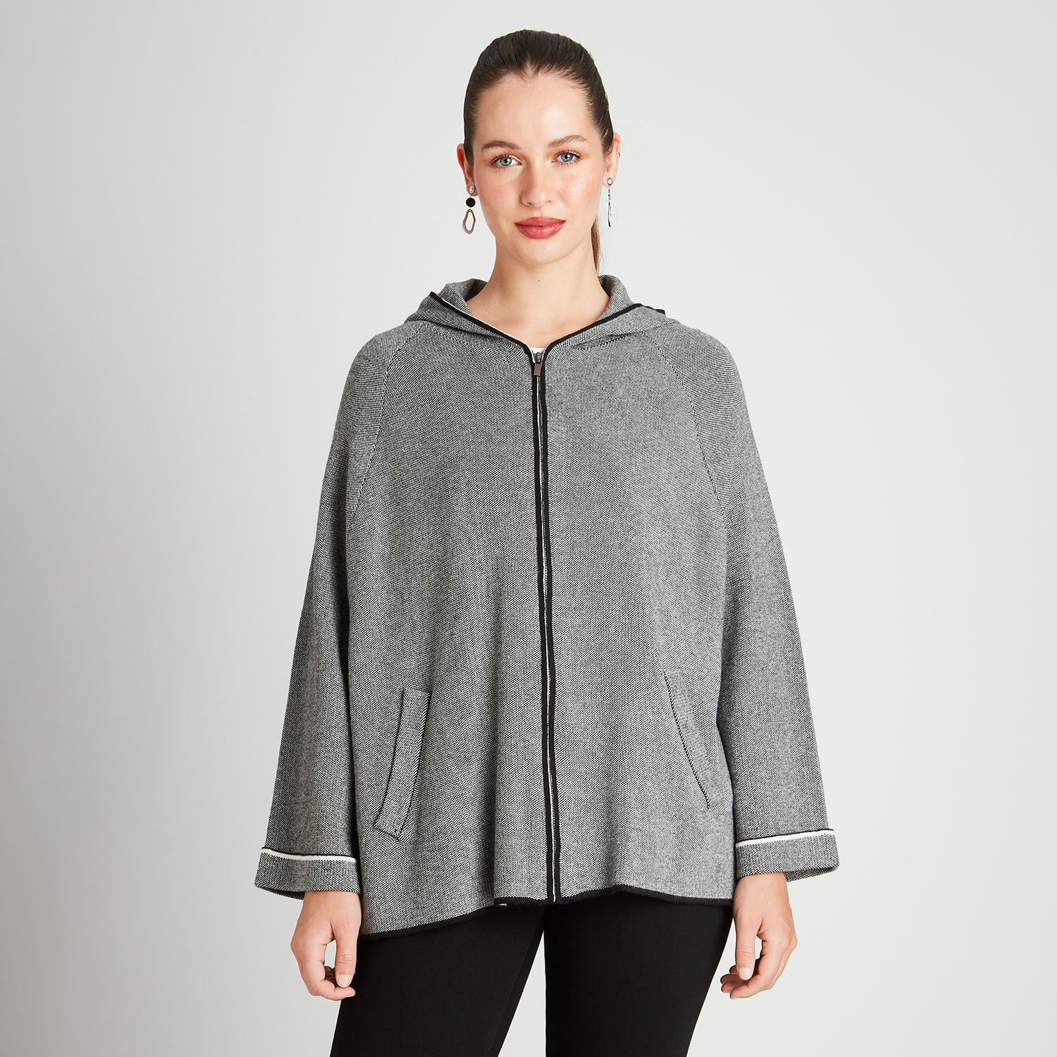 PONCHO MANGA LARGA CON GORRO GRIS - 1