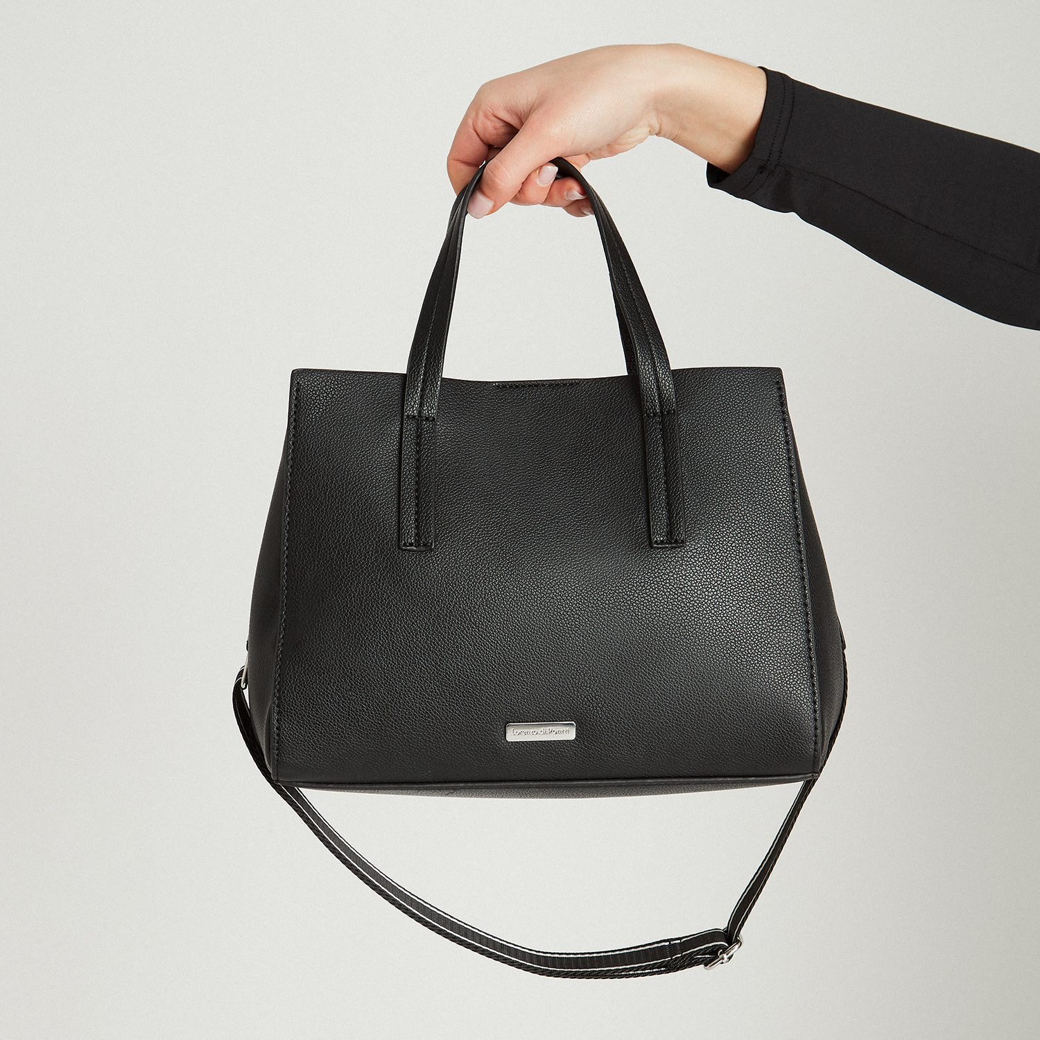 CARTERA NEGRA DE PU CON TIRANTE - 1
