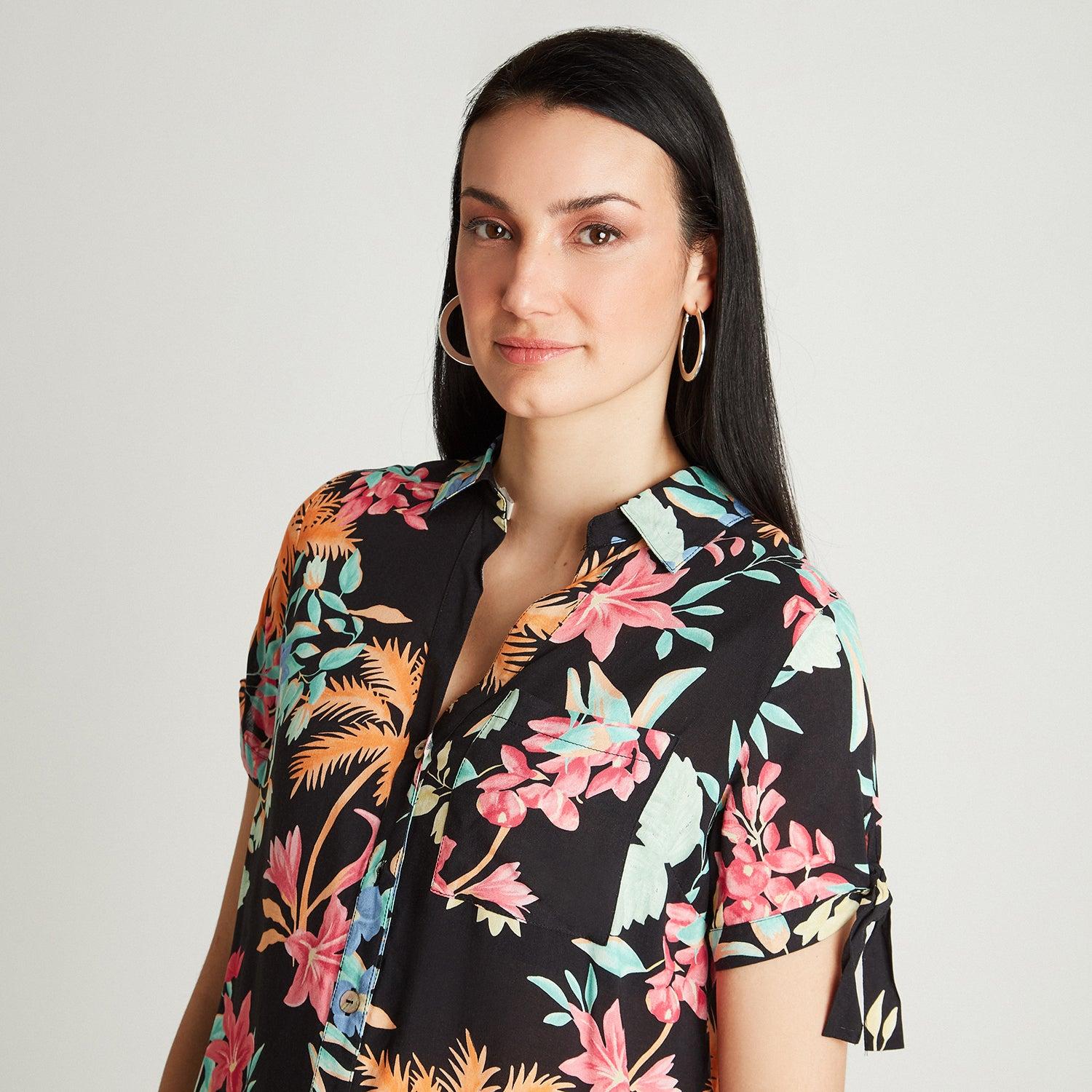 BLUSA EN COLOR NEGRO MANGA CORTA ESTAMPADO CUELLO CAMISERO - 3