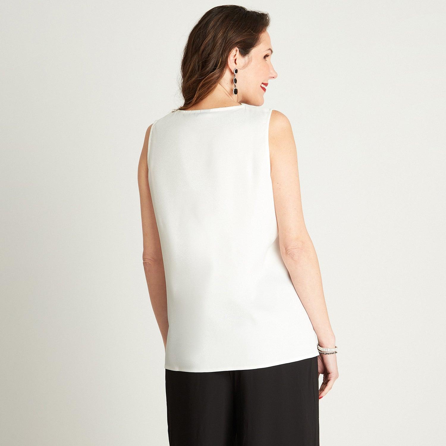 BLUSA EN COLOR BLANCO SIN MANGA CUELLO V - 2