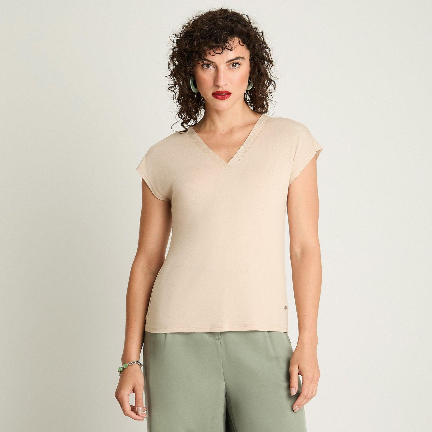 POLERA MANGA CORTA MUJER CURVI BEIGE ESCOTE V CON LUREX - 1
