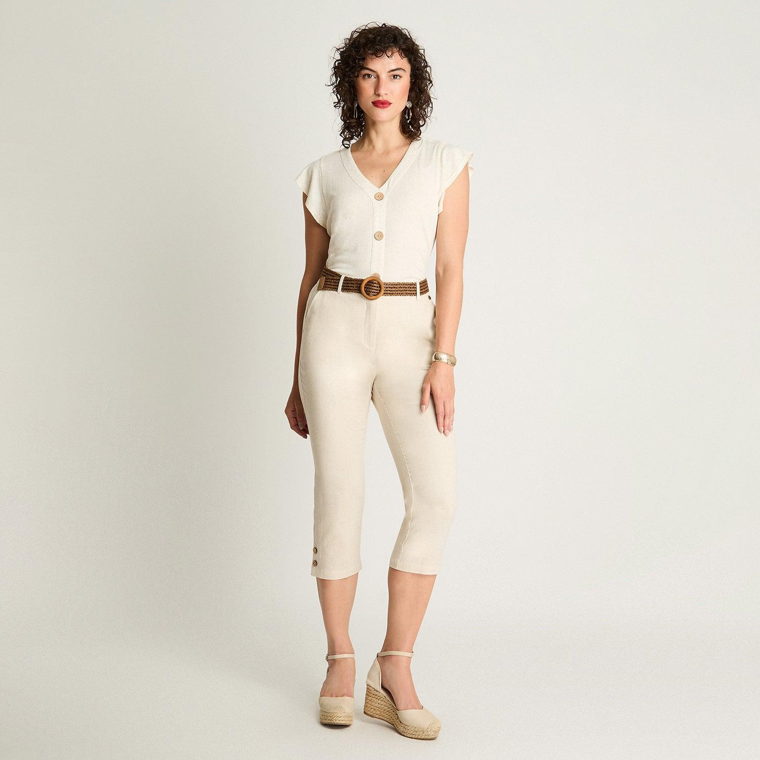 PANTALÓN MUJER CURVI ARENA CAPRI CON CINTURÓN - 4