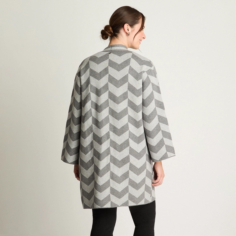 TAPADO JACQUARD GRIS DE RAYAS EN V CON CALCE COMODO - 2