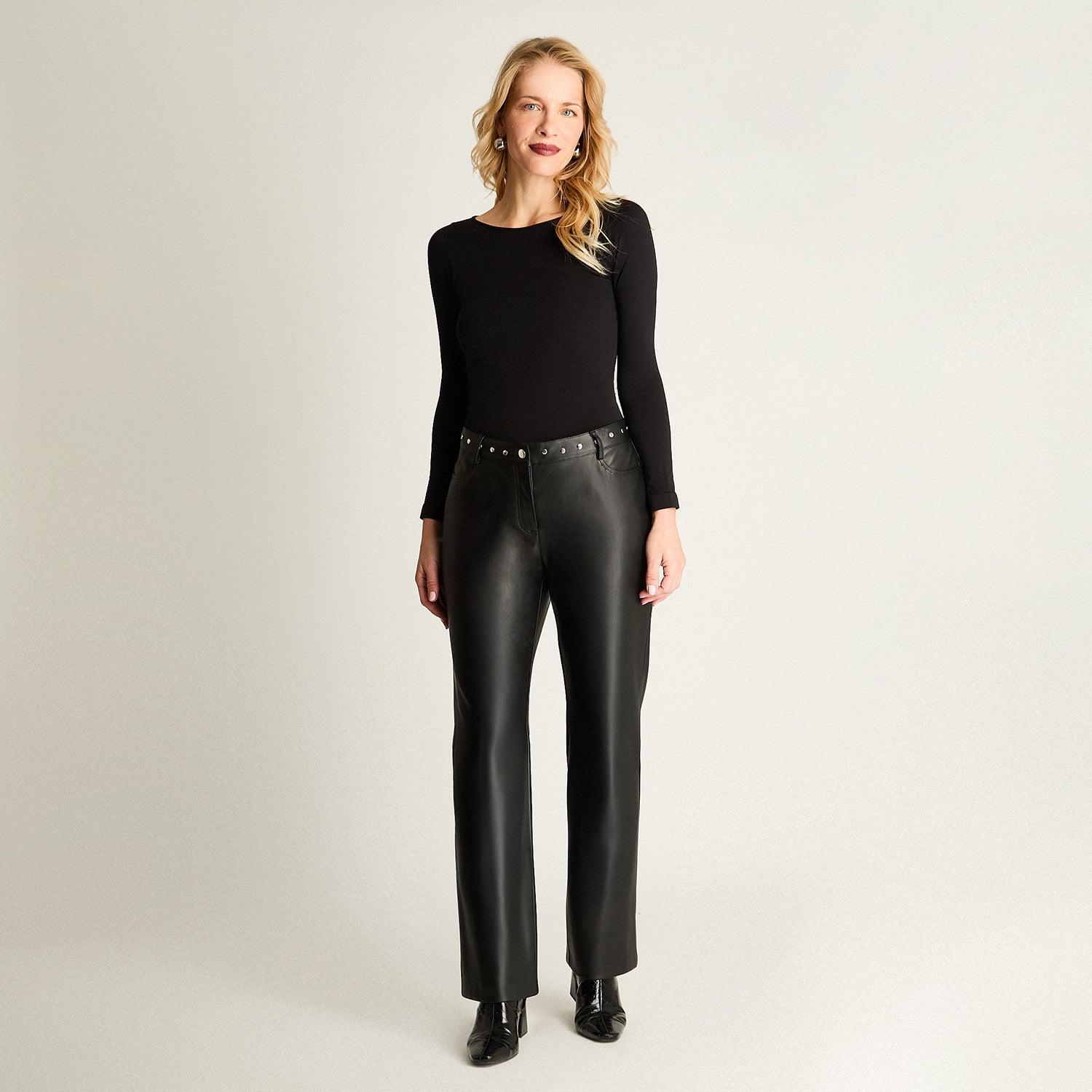 PANTALON DE PU RECTO CON TACHAS EN PRETINA NEGRO - 4