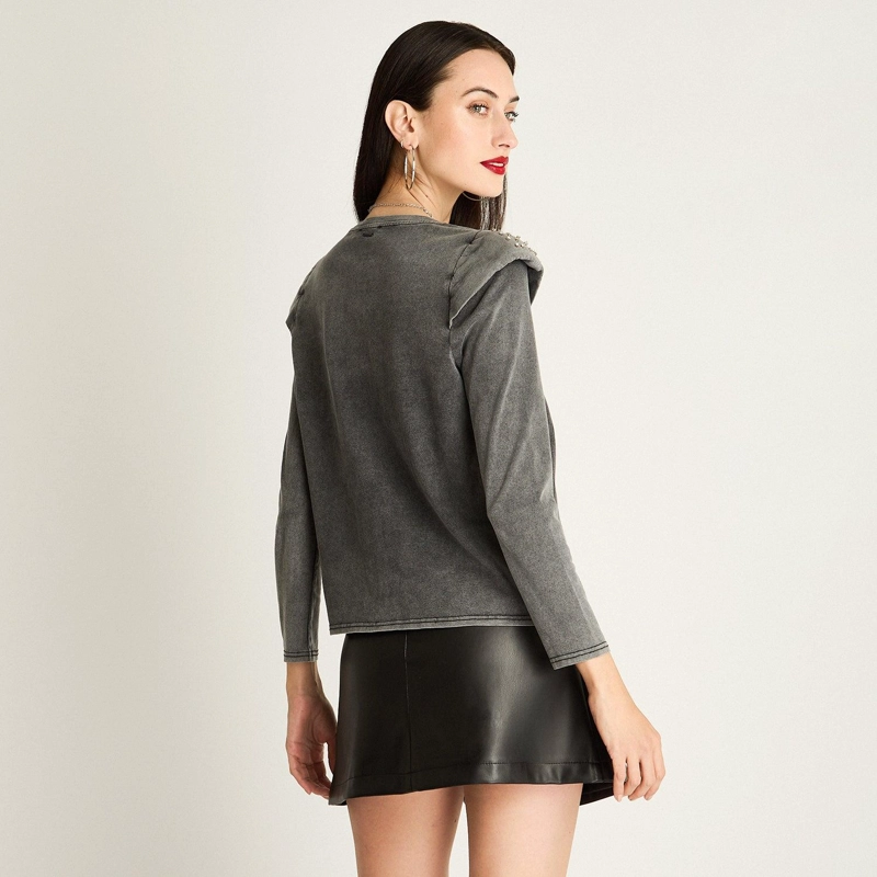 POLERA CON HOMBRERAS Y STRAPS GRIS - 2