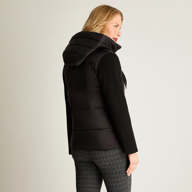 PARKA NEGRA CON MANGA DE ABRIGO Y GORRO - 2