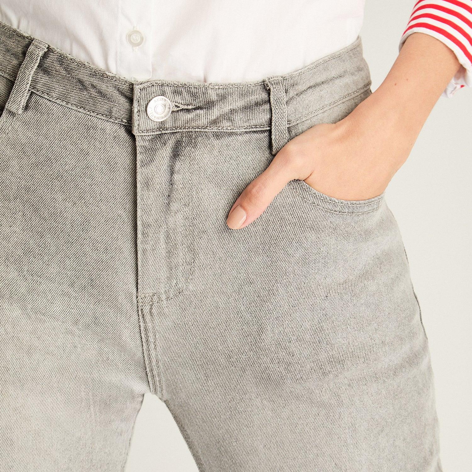 JEANS MOM CON BASTILLA DOBLADA GRIS - 3