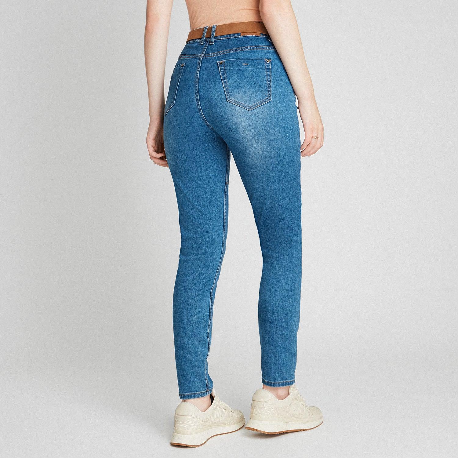SKINNY JEANS AZUL CLARO CON CINTURÓN - 2
