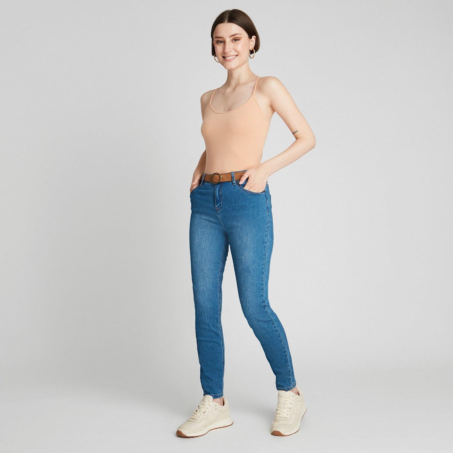 SKINNY JEANS AZUL CLARO CON CINTURÓN - 4