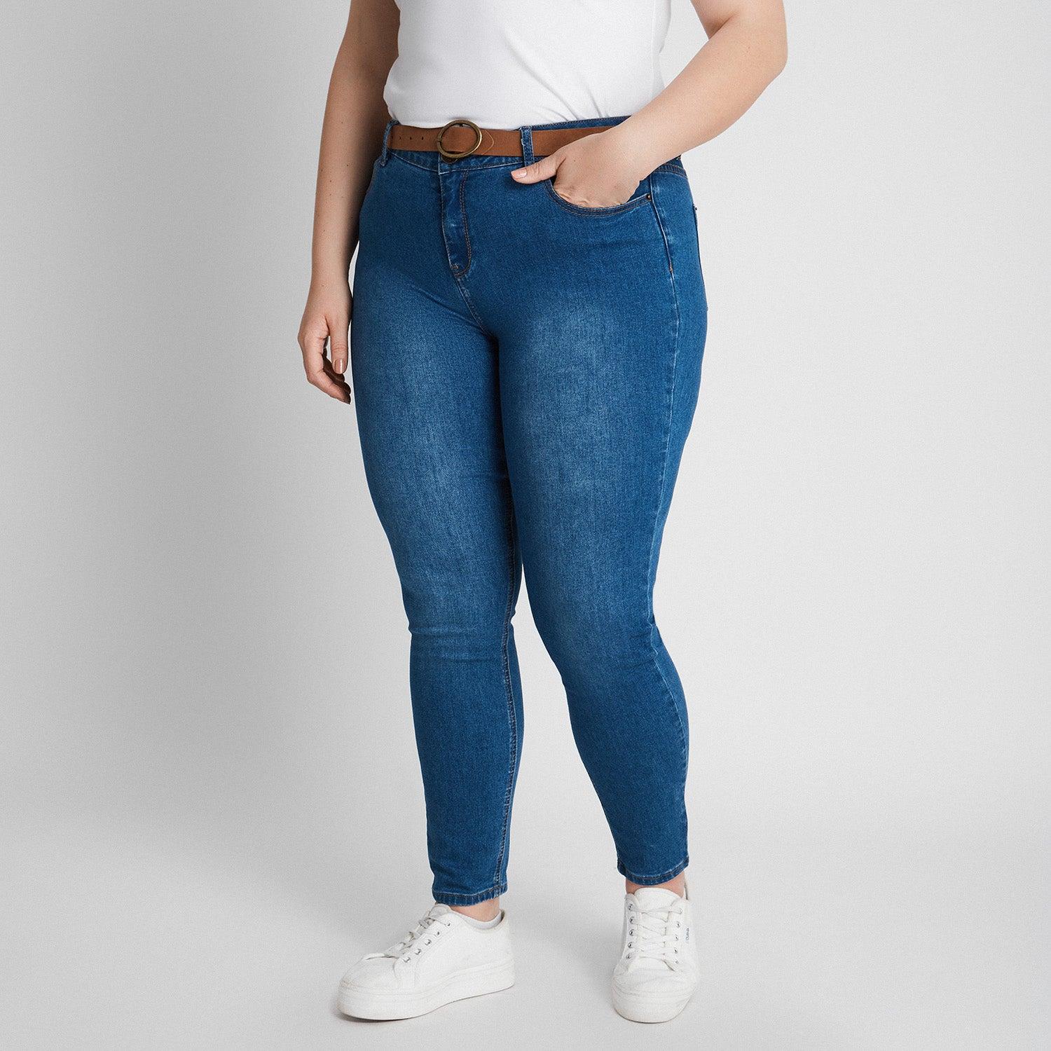 SKINNY JEANS AZUL CLARO CON CINTURÓN - 5