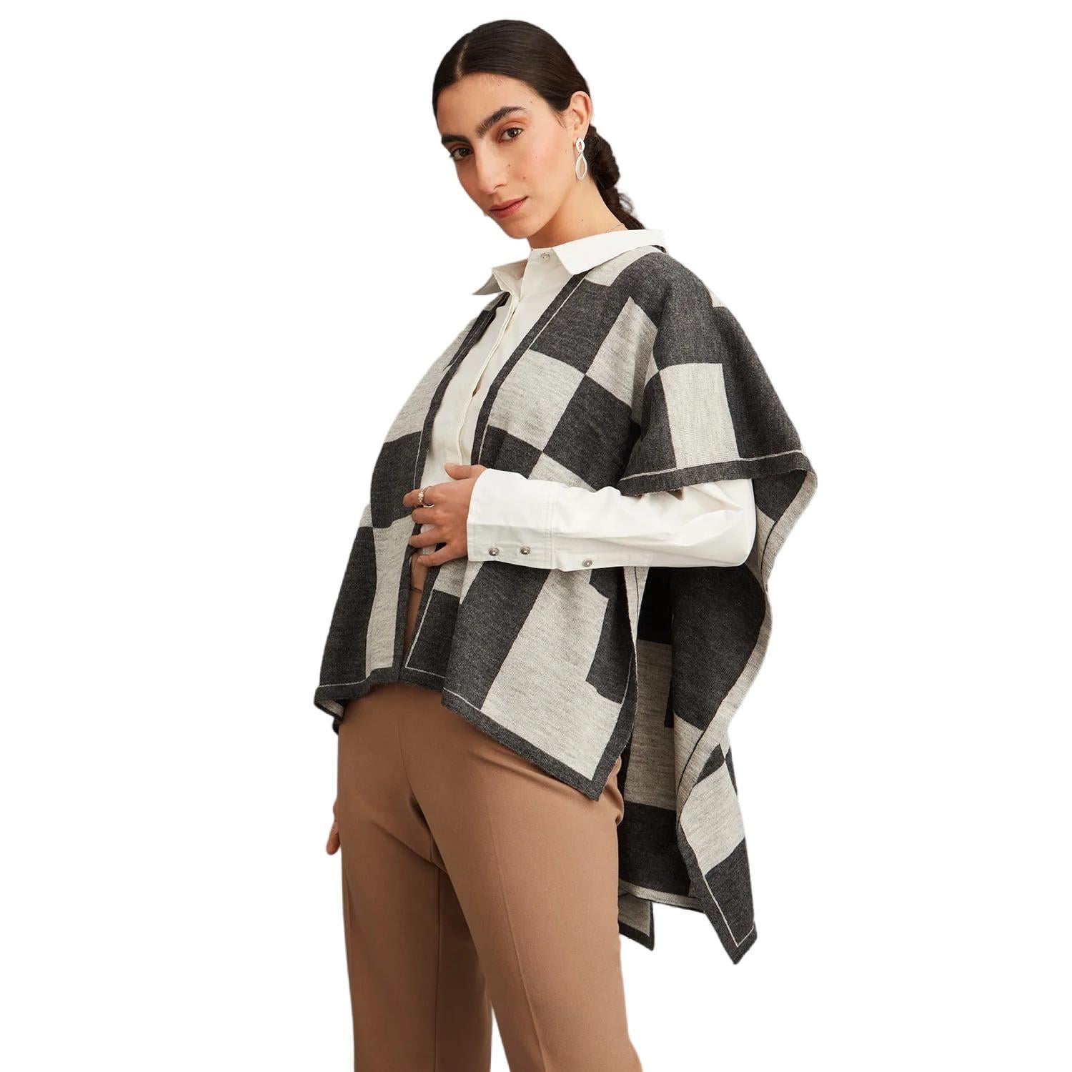 RUANA DE ALPACA CON DISEÑO - 1