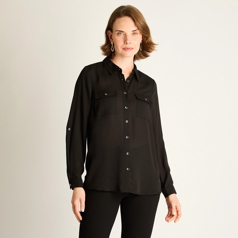 BLUSA NEGRA CON BOLSILLOS Y ROLL-UP - 1