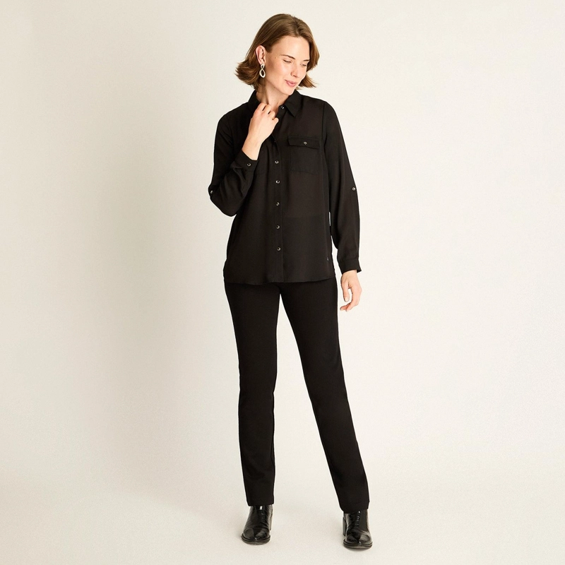 BLUSA NEGRA CON BOLSILLOS Y ROLL-UP - 4