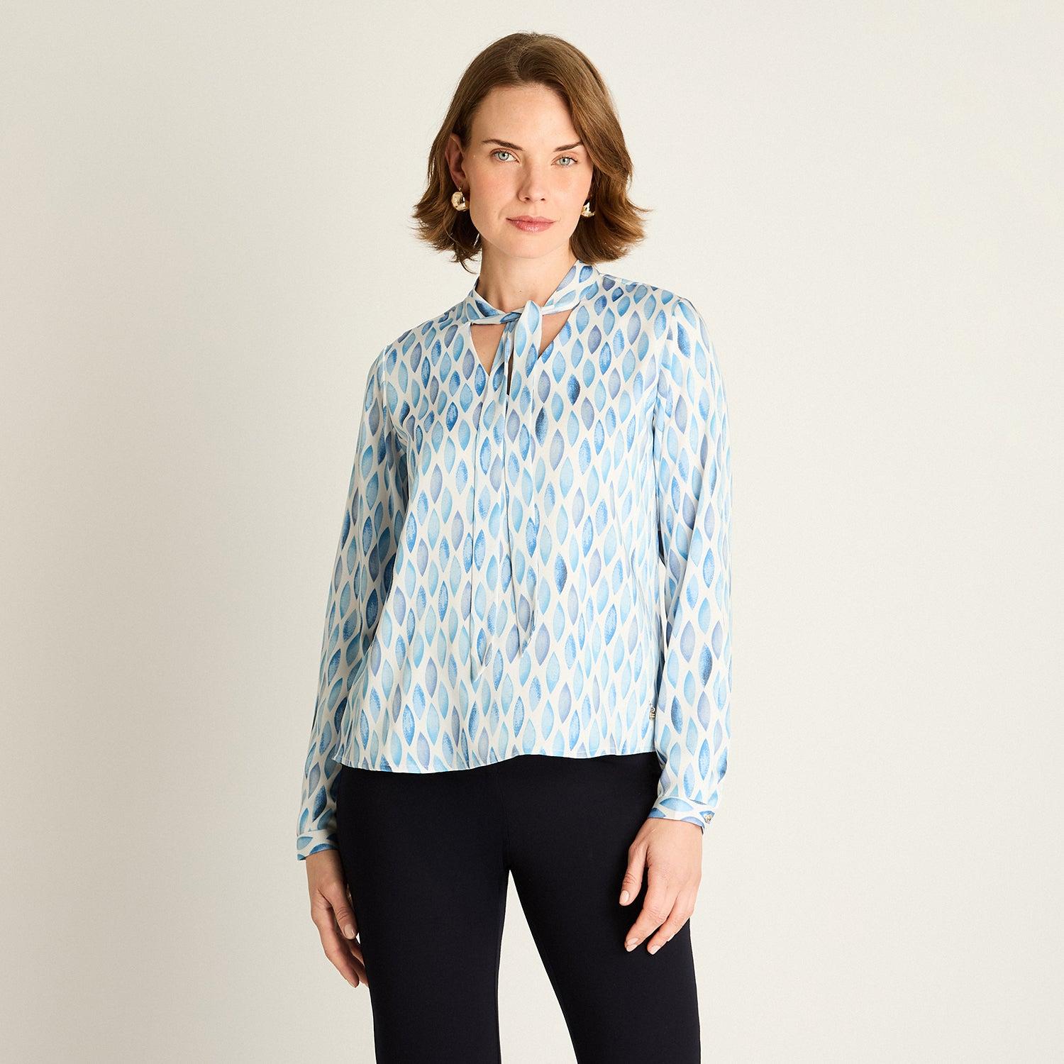 BLUSA CELESTE CON ESTAMPADO GEOME TRICO - 1