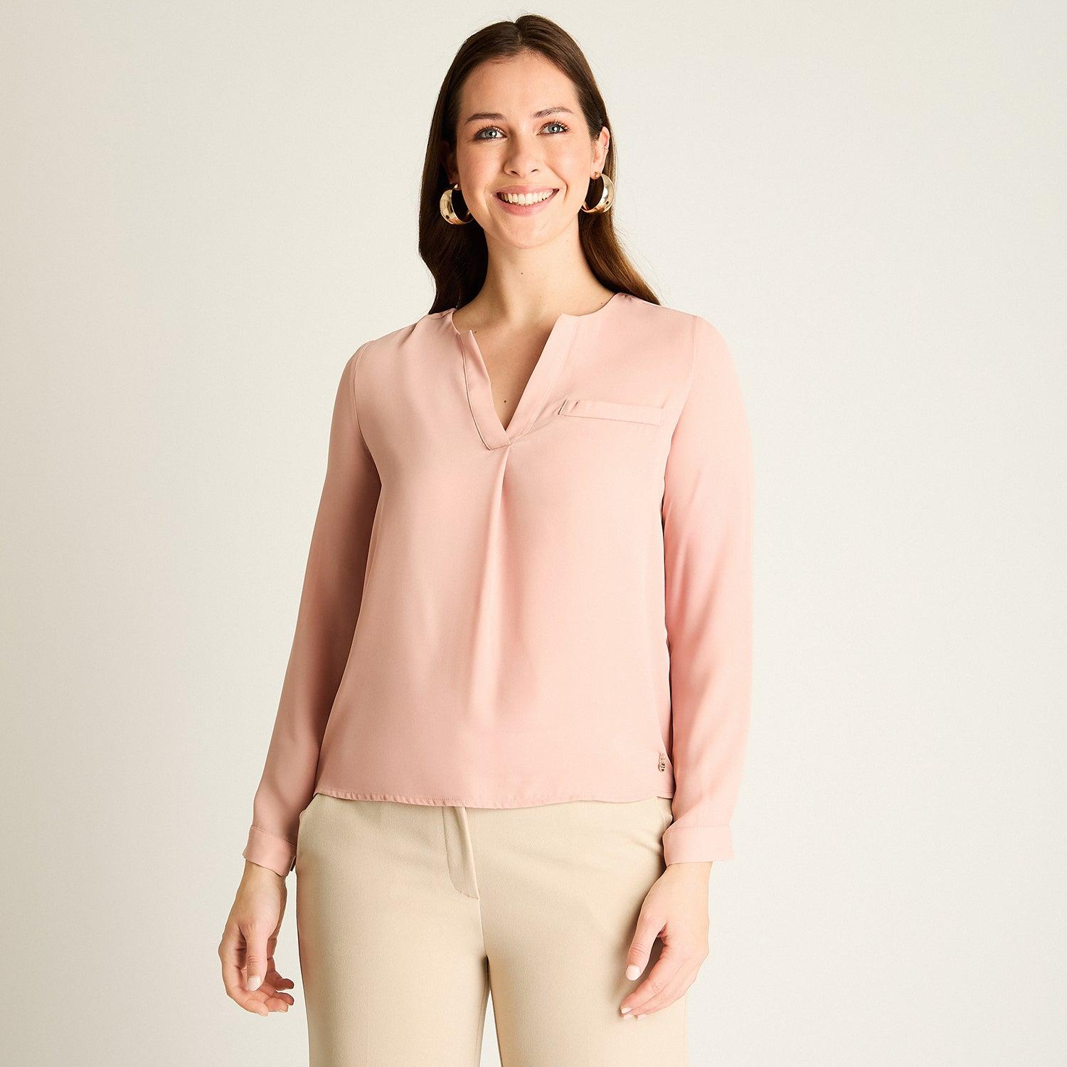 BLUSA ROSADA CON ESCOTE V - 1