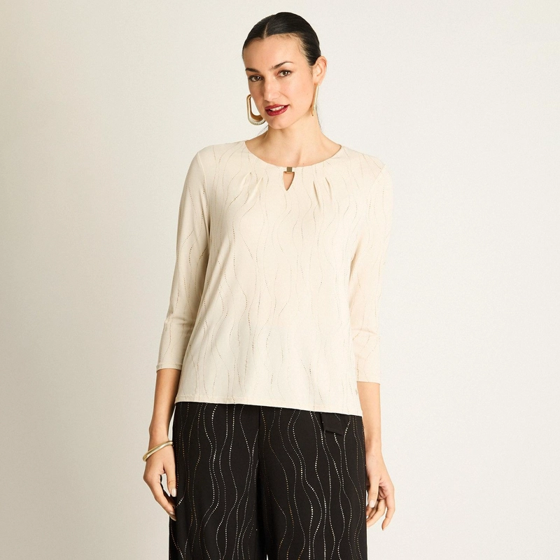 POLERA BEIGE CON BRILLO ONDULADO - 1