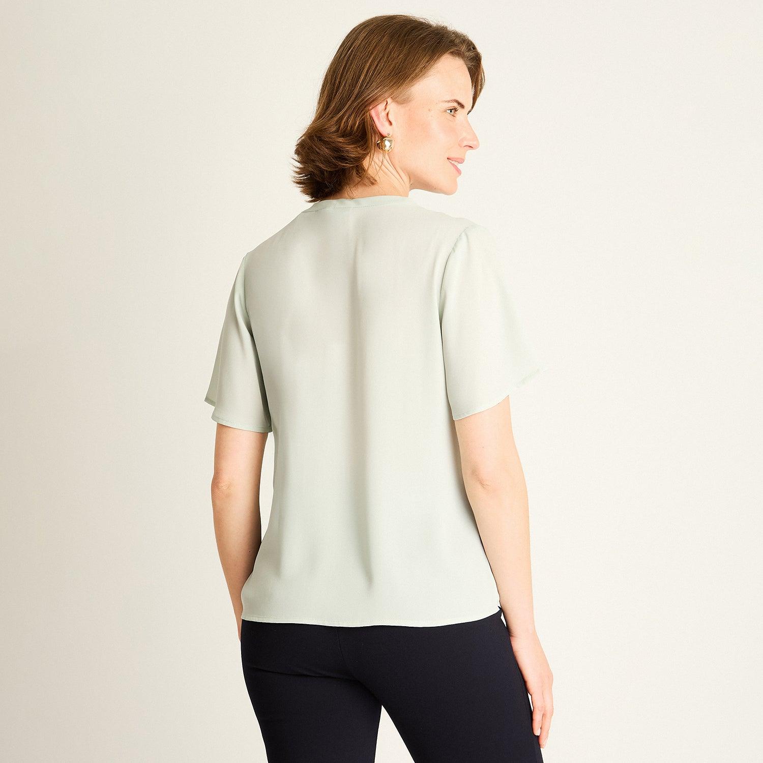 BLUSA MENTA CON BOLSILLOS FRONTALES - 2
