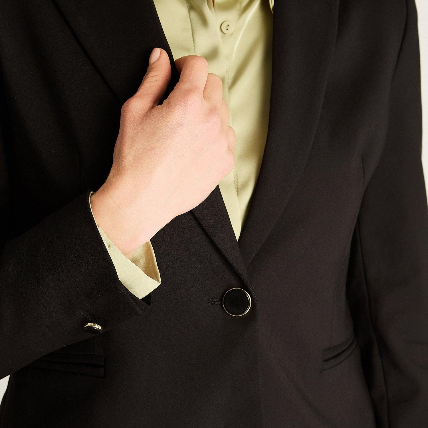 BLAZER NEGRO DE CORTE CLASICO - 3