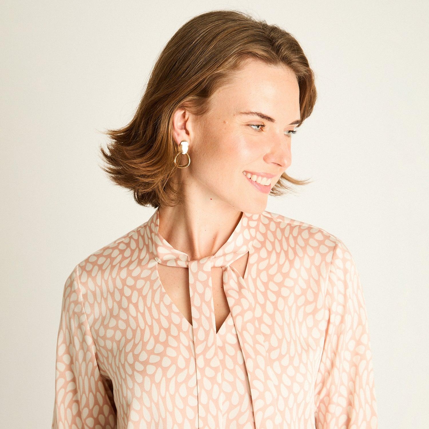BLUSA ROSADA CON LAZO - 3