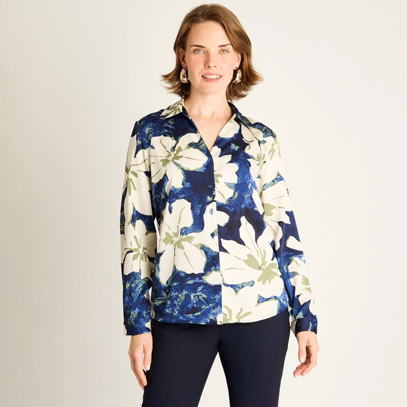 BLUSA AZUL ESTAMPADA CON CAIDA FLUIDA - 1