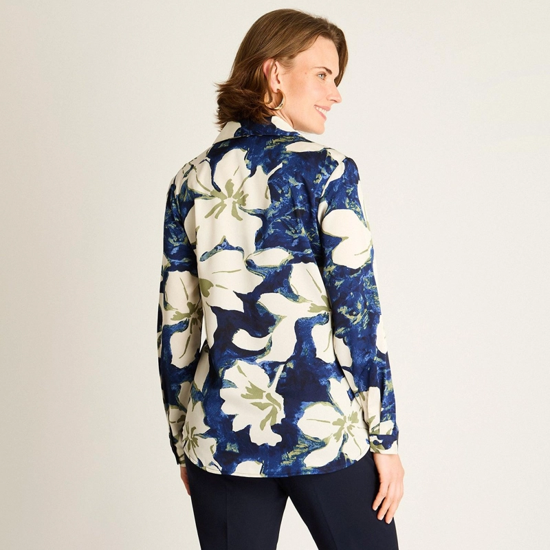 BLUSA AZUL ESTAMPADA CON CAIDA FLUIDA - 2
