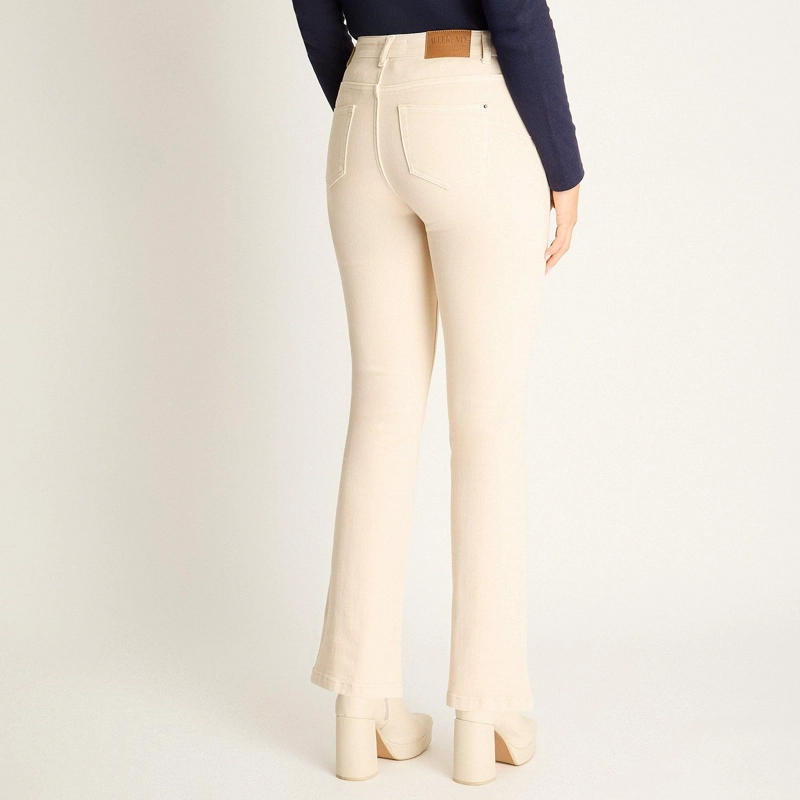 JEANS BEIGE FLARE ELASTICIDAD MEDIA CALCE AJUSTADO - 2