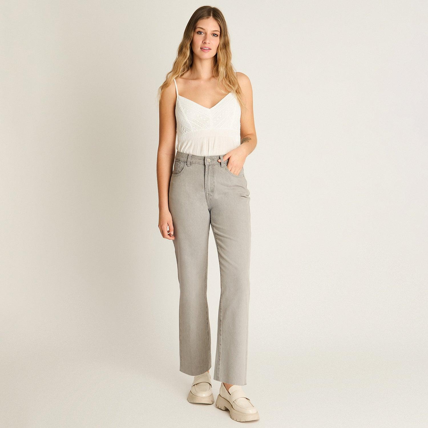 JEANS GRIS MOM CON RUEDO - 4