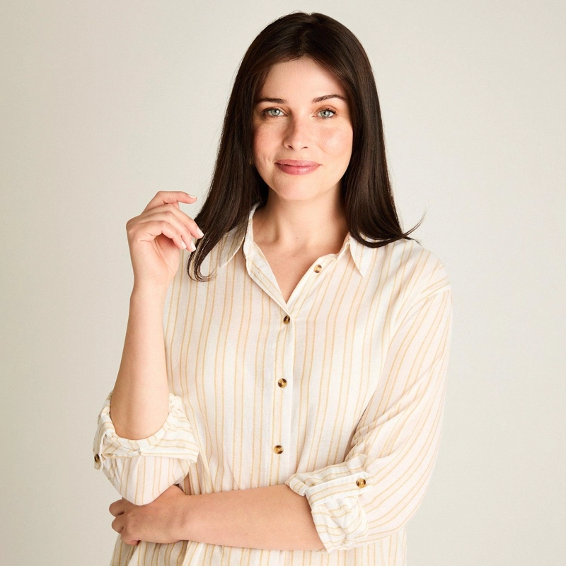 BLUSA CRUDA A RAYAS CON MANGA ROLL UP Y BOTONES DORADOS - 3