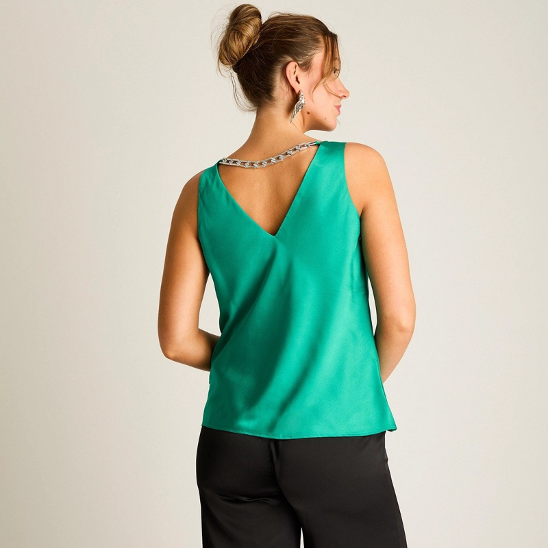BLUSA VERDE DRAPEADA CON CADENITA - 2