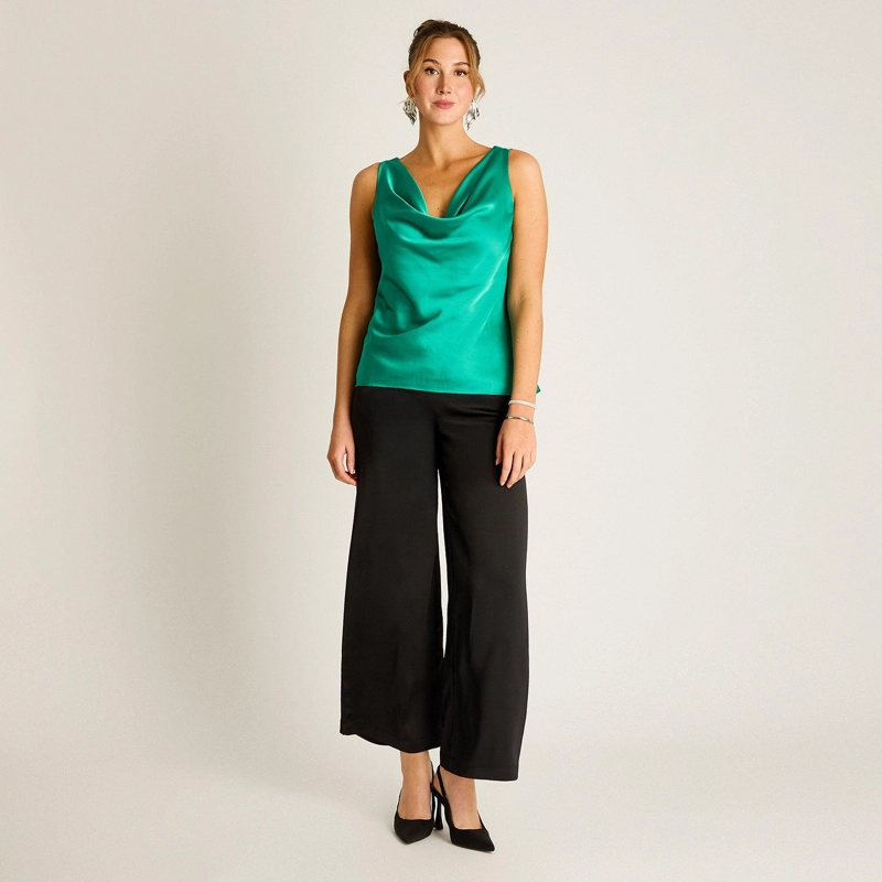 BLUSA VERDE DRAPEADA CON CADENITA - 4