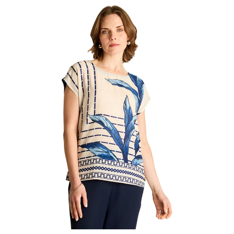 POLERA AZUL ESTILO GEOME TRICO CON HOJAS - 1