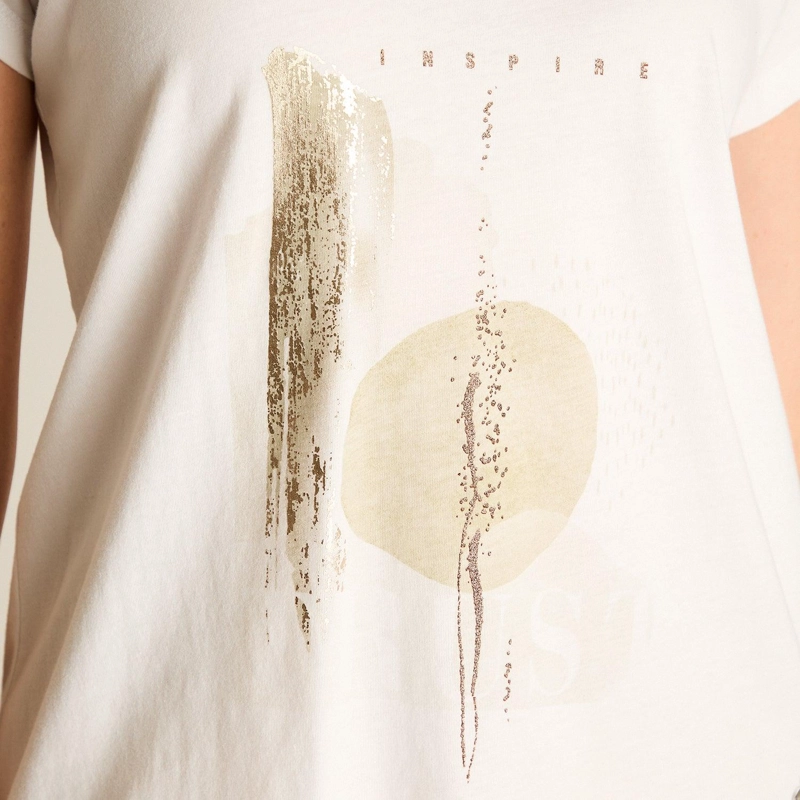 POLERA BLANCA CON ESTAMPADO FRONTAL Y ESCOTE EN V - 3