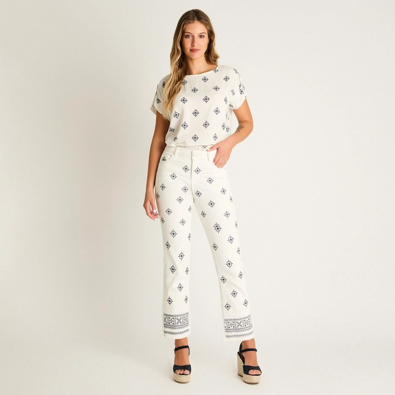 JEANS BLANCO RECTO CON ESTAMPADO BOHO CALCE NORMAL - 4