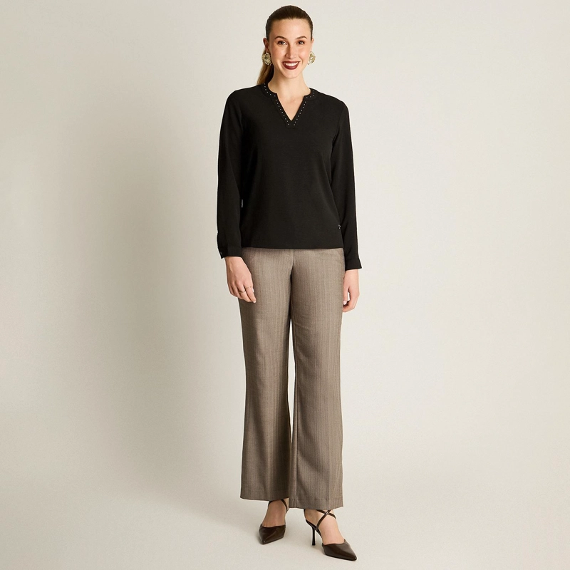 BLUSA ESCOTE MAO CON APLICACION DE STRASS - 4