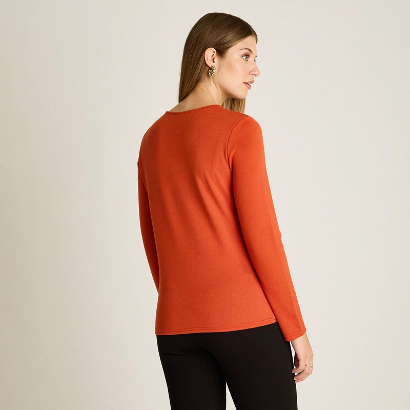 POLERA LANILLA TERRACOTA ESTAMPADA ESCOTE V - 2