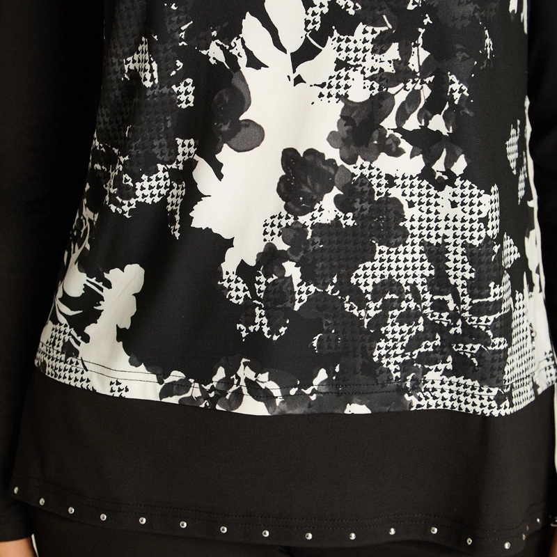 POLERA NEGRA MANGA LARGA CON ESTAMPADO FRONTAL Y APLICACIONES - 3