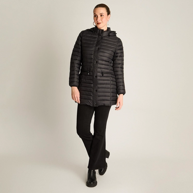 PARKA LARGA NEGRA CON DISEÑO QUILTED Y GORRO DESMONTABLE - 4