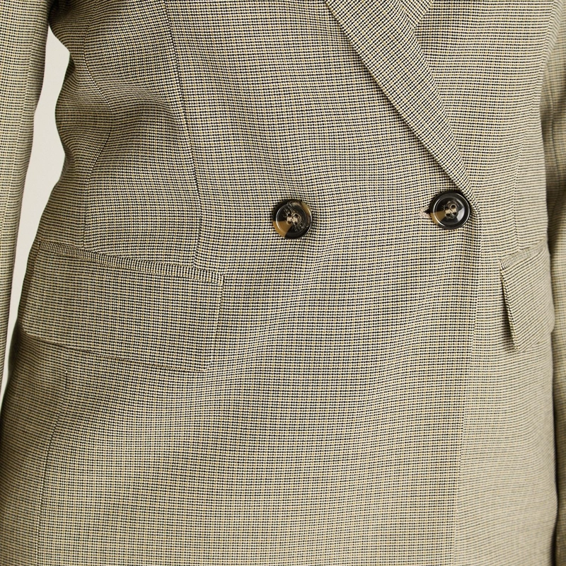 BLAZER GRIS CRUZADO CON BOLSILLOS DE SOLAPA - 3