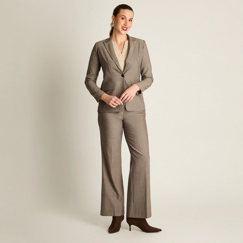 BLAZER GRIS CLASICO CON BOLSILLOS Y SOLAPA - 4