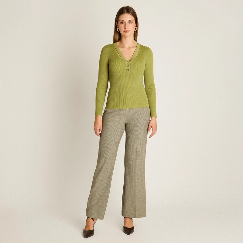 SWEATER PISTACHO ESCOTE V CON CUT OUT - 4