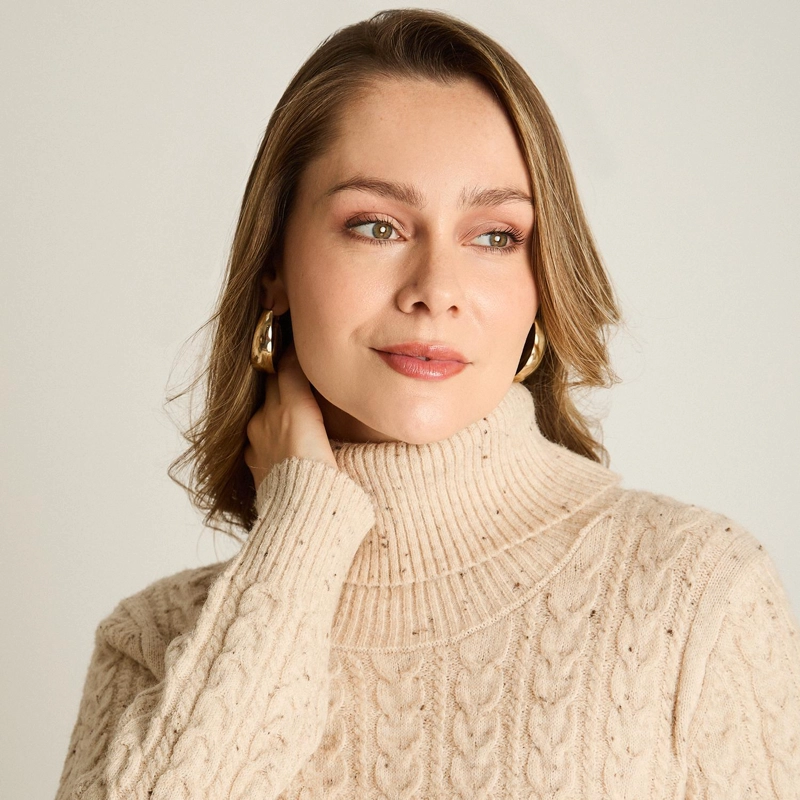 SWEATER BEIGE CON CUELLO ALTO Y TRENZADO JASPEADO EN TEJIDO - 3