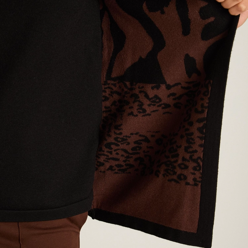 SWEATER CAFE  TWIN SET CON ESTAMPADO ANIMAL PRINT Y APLICACION DE STRASS - 3