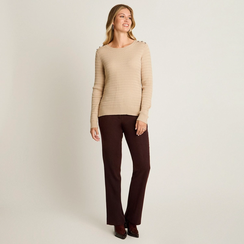 SWEATER BEIGE CON TRENZADO EN RELIEVE Y BOTONES PLATEADOS EN HOMBRO - 4