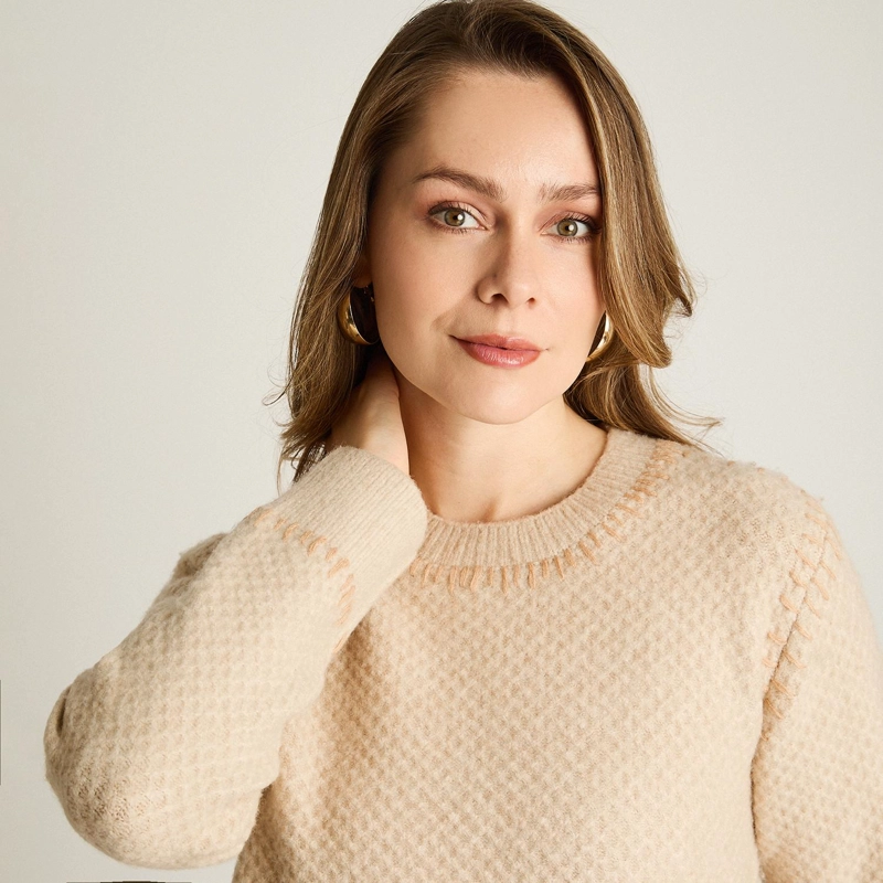 SWEATER BEIGE CON TEXTURA Y DETALLE DE PESPUNTE EN TEJIDO - 3