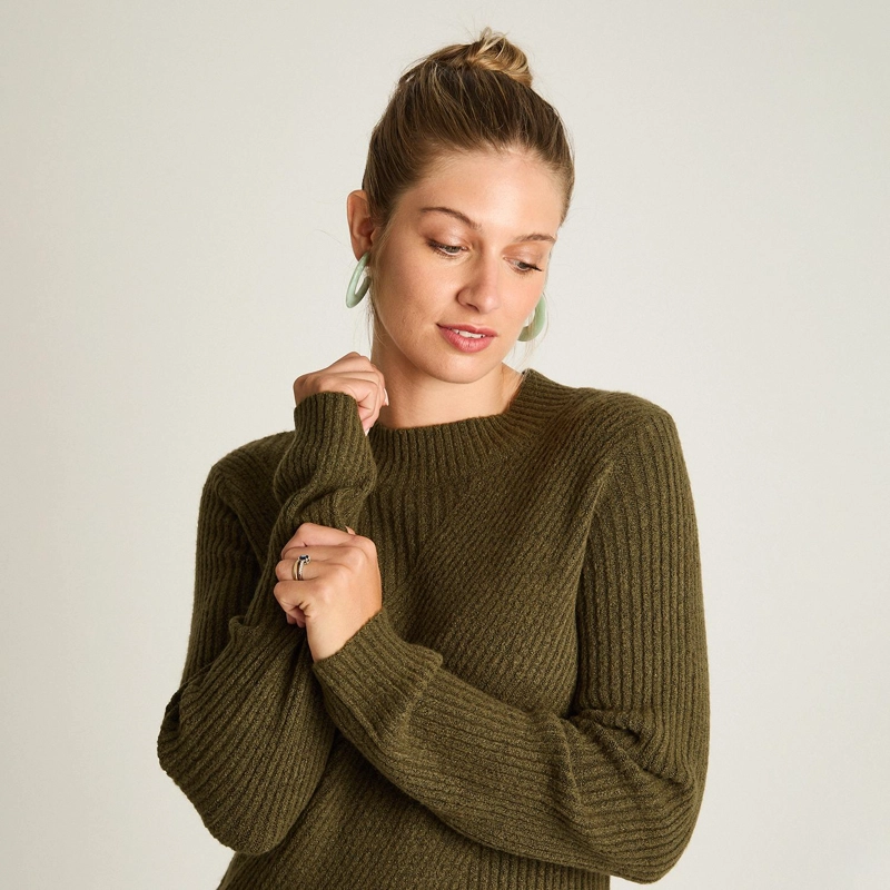 SWEATER VERDE OLIVA CON CUELLO REDONDO Y TEJIDO EN RELIEVE - 3